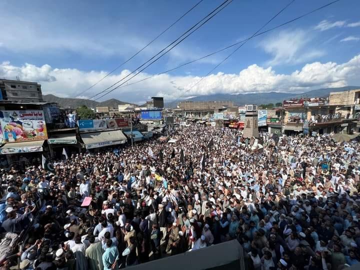 سوات میں سی ٹی ڈی تھانہ کبل دھماکے پر مٹہ سوات میں بھی احتجاجی مظاہرہ