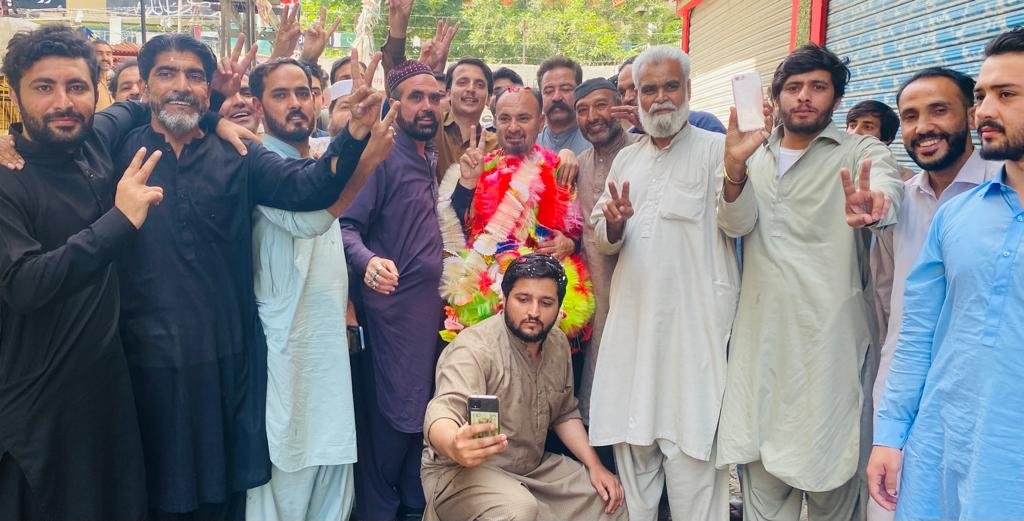 سابق ضلعی کونسلر ابن امین  جیل سے  رہا ہوگئے تفصیلات کے مطابق پاکستان تحریک انصاف کے سابق ضلعی کونسلر بنڑ طاہرآباد ابن امین جیل سے رہا ہو گئے