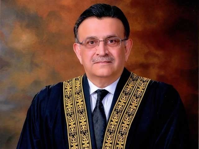 حکومت قانون بناتی رہے، ہم مقدمات سنتے رہیں گے، دیکھتے ہیں تیز کون ہے، چیف جسٹس